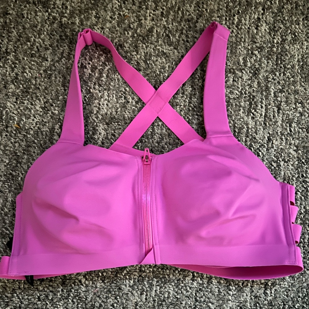 BNWOT Victoria’s Secret strappy bra